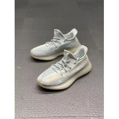 Чоловічий кросівки Yeezy 5317