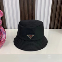 Жіночий головний убір Prada чорний 100-7