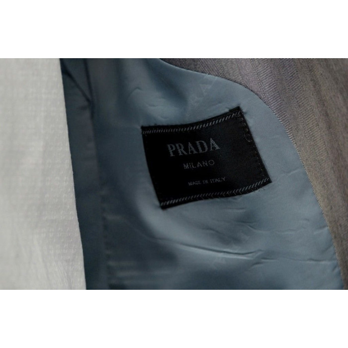 Чоловічий костюм Prada 2095