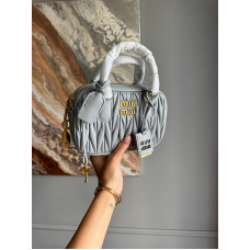 Жіноча сумка Miu Miu Arcadie Matelassé Nappa Leather Bag in Nude Leather Premium