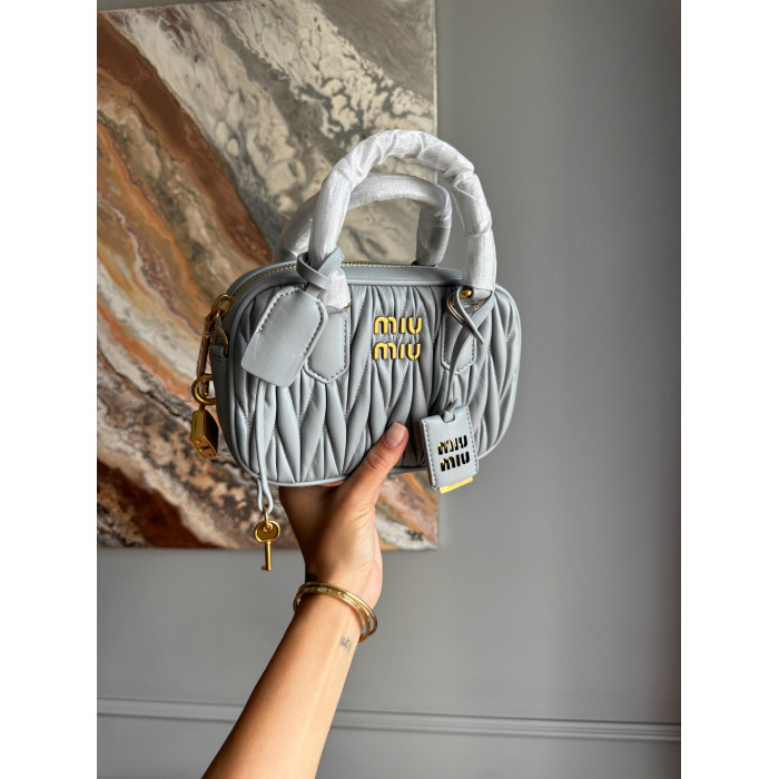Жіноча сумка Miu Miu Arcadie Matelassé Nappa Leather Bag in Nude Leather Premium