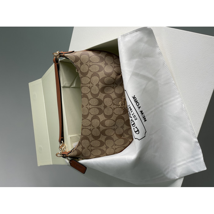 Жіноча сумка Coach Payton Hobo In Signature Canvas in Beige Premium