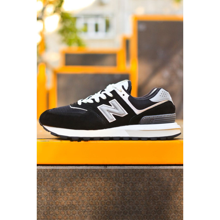 Чоловічі кросівки New Balance 574 Classic Black/White