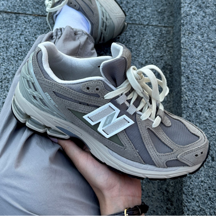 Жіночі кросівки New Balance 1906R Dark Beige