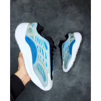 Чоловічі та жіночі кросівки Yeezy 700 V3 Adidas 