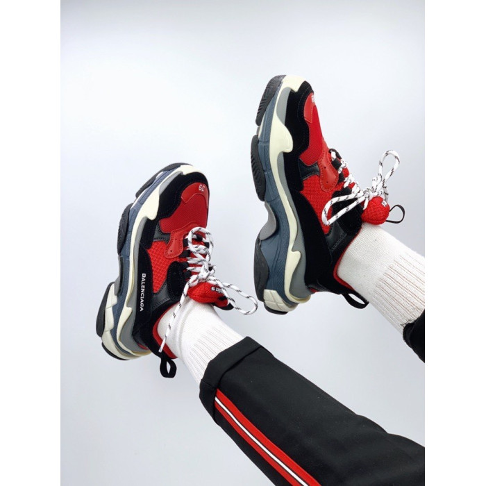 Жіночі кросівки Triple S black red Women (3-ьох слойна підошва) Balenciaga